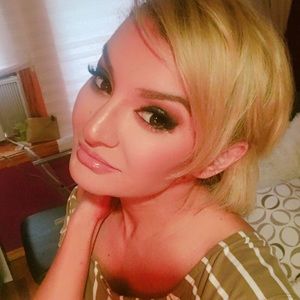 Meet your Posher, Leyla